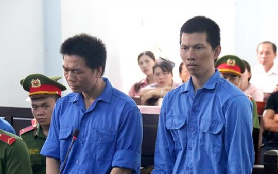 Đại úy Công an lĩnh 5 năm tù vì cung cấp điện thoại cho Huy "nấm độc"