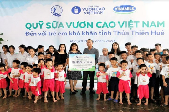 Vinamilk và hành trình của 1,7 triệu ly sữa đến với trẻ em khó khăn cả nước