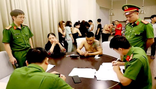 Phát hiện nhóm nam nữ mở “tiệc ma túy” trong khu nghỉ dưỡng