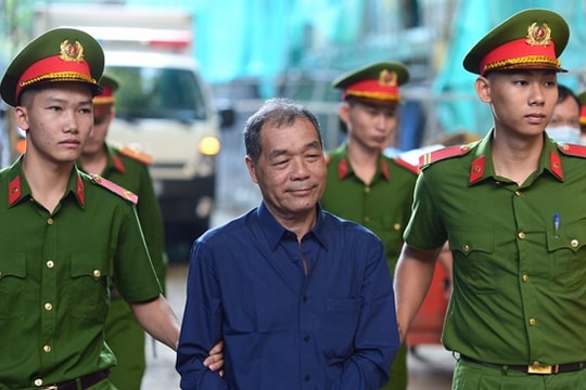 Đại gia Trầm Bê cùng "siêu lừa" Dương Thanh Cường hầu tòa