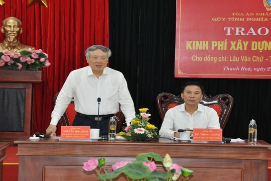 Chánh án TANDTC Nguyễn Hòa Bình làm việc với TAND hai cấp tỉnh Thanh Hóa