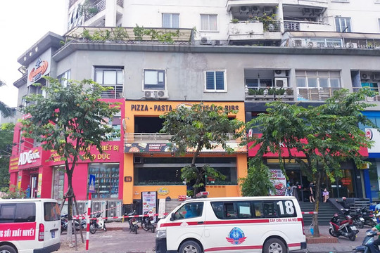 Nhân viên cửa hàng pizza và người hút chung thuốc lào với BN 447 đều âm tính virus SARS-CoV-2