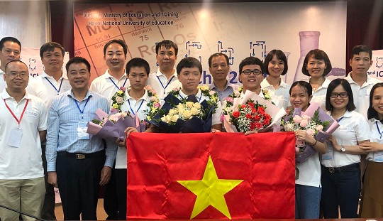Việt Nam giành 4 Huy chương Vàng tại Olympic Hoá học quốc tế năm 2020