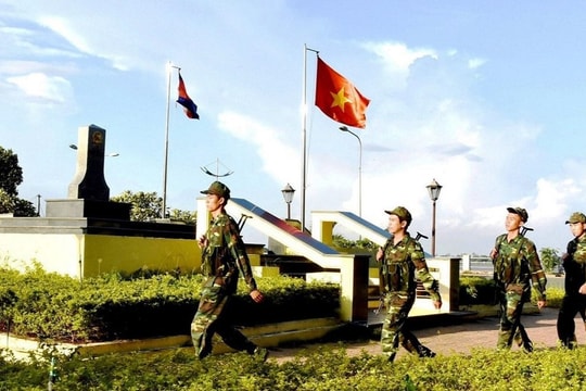 Việt Nam - Campuchia giao nhận bản đồ địa hình biên giới