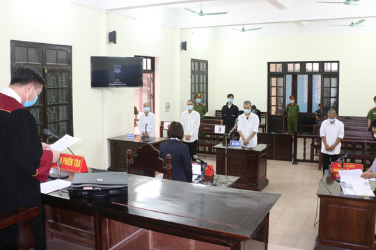 Quy định tình trạng khẩn cấp về dịch bệnh và trong phòng chống Covid-19 có sự mâu thuẫn không?