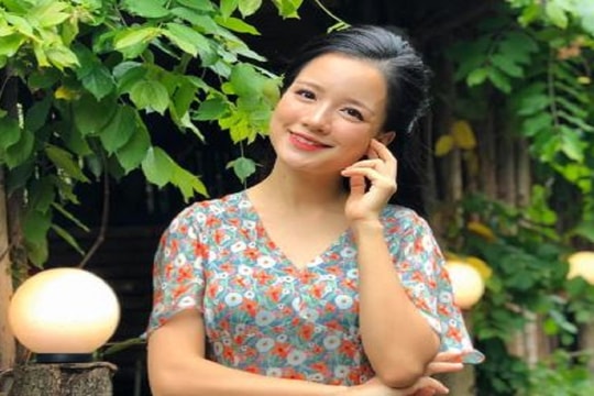 MC Minh Trang khoe dáng thon sau khi trở thành "hot mom" bỉm sữa của 4 nhóc tì dễ thương