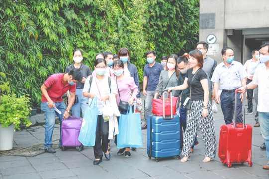 Trường Đại học Luật TP.HCM: Thực hiện giãn cách trên xe cho cán bộ, giảng viên tham gia kiểm tra coi thi tốt nghiệp THPT 2020