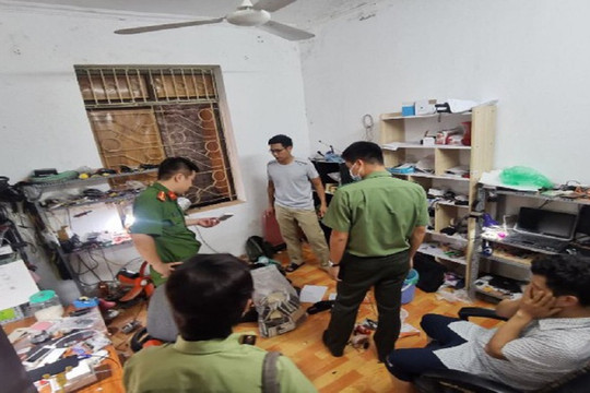 Công an thu giữ hàng trăm thiết bị gian lận thi cử trước ngày thi tốt nghiệp THPT