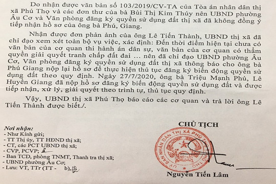 UBND Thị xã Phú Thọ “lúng túng” khi làm thủ tục sang tên sổ đỏ cho công dân
