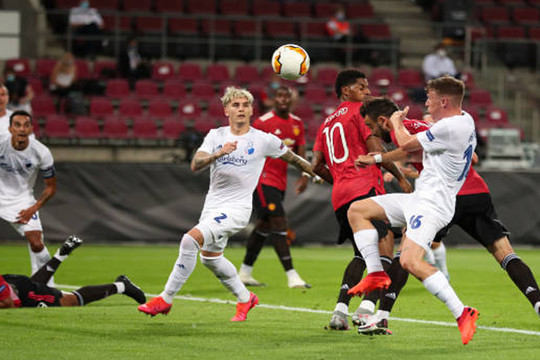 Man Utd vào bán kết Europa League với tỉ số tối thiểu do công của Bruno Fernandes