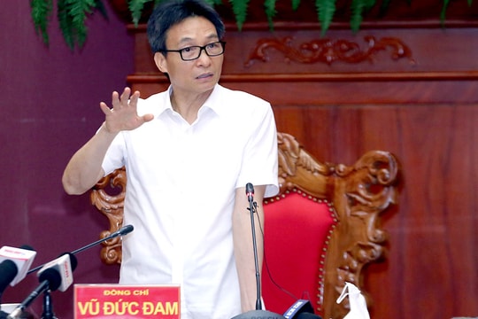 Phó Thủ tướng Vũ Đức Đam: Lực lượng Biên phòng kiên trì bám chốt, "chung sống an toàn với dịch"