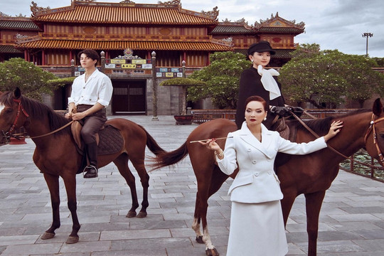 Cuộc sống sang chảnh trong phim “gái già lắm chiêu V”
