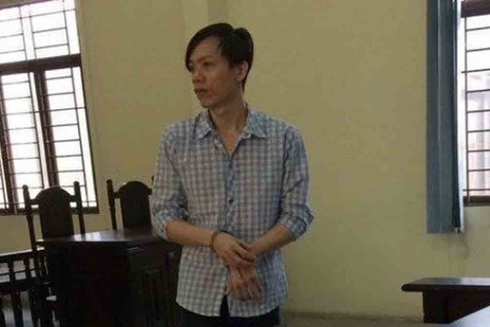 Dùng súng điện, giả mua xe máy rồi cướp tài sản