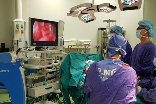 Tiêm mỡ nhân tạo giá rẻ, cô gái 25 tuổi bị hoại tử mông