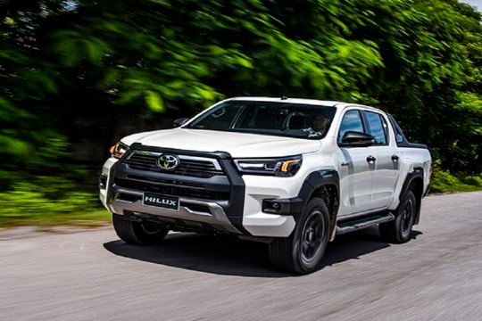 Toyota Hilux 2020 ra mắt tại Việt Nam với giá từ 628 triệu đồng