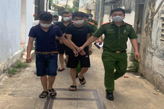 Bắt nhóm đối tượng thuê trọ mở sòng bạc giữa tâm dịch Đà Nẵng