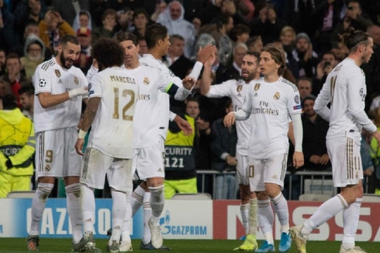 Real Madrird bất ngờ hưởng lợi nhờ Barca, Atletico bị loại khỏi Champions League