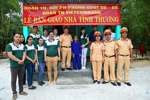 Dấu chân các anh trên mọi ngã đường