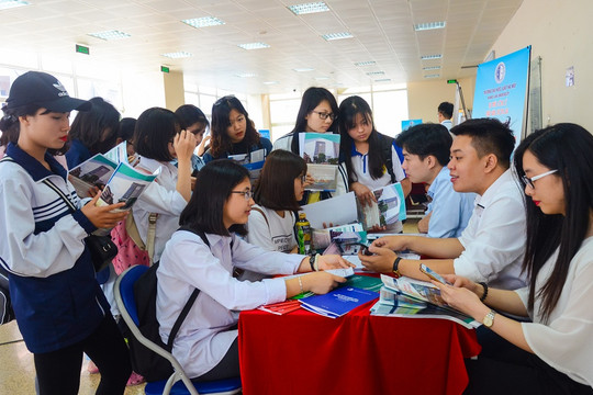 Những thí sinh trúng tuyển đầu tiên của Trường ĐH Luật Hà Nội