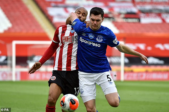 HLV Koeman muốn chiêu mộ Michael Keane vào đội hình Barcelona