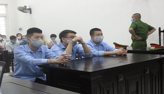 Dắt nhau vào tù vì làm giả giấy tờ để thuê ô tô tự lái rồi chiếm đoạt