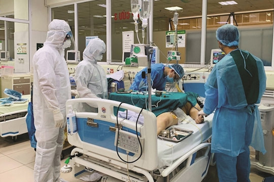 Bệnh nhân 76 tuổi mắc Covid-19 từng tổn thương phổi nặng đã khỏi bệnh