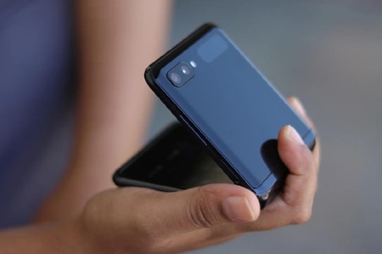 Samsung sắp ra mắt smartphone màn hình gập giá rẻ