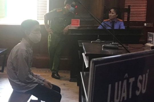 Dọa tẩm xăng đốt chị vì không đồng ý bán nhà