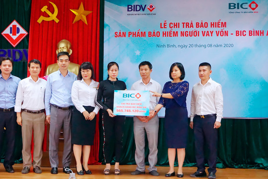 BIC trao hơn 1,5 tỷ đồng quyền lợi bảo hiểm cho khách hàng vay vốn tại Nam Định, Ninh Bình