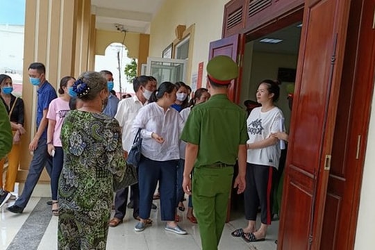 Nữ giám đốc giết người tình trẻ lĩnh 20 năm tù