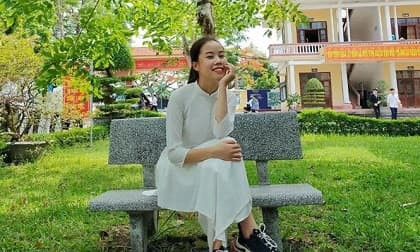 Nữ sinh Nam Định được điểm 10 Ngữ Văn gửi lời cảm ơn 'chuẩn phong cách chuyên Văn' đến thầy cô và các bạn