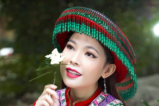 Kim Thanh Thảo truyền tải thông điệp bảo tồn văn hoá Thổ cẩm dân tộc