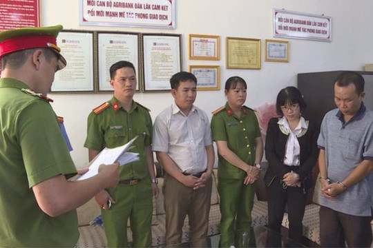 Bắt giam bốn cán bộ ngân hàng Agribank gây thất thoát hàng chục tỉ đồng