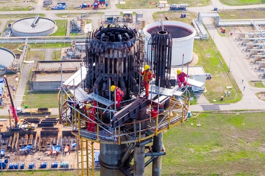 Petrovietnam: 45 năm sứ mệnh tìm dầu