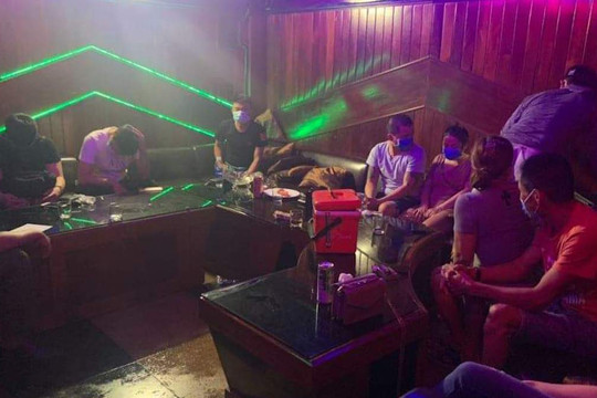 Xử phạt quán karaoke Không Gian Xưa và 24 khách tổng số tiền 280 triệu đồng