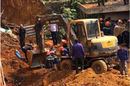 Sập công trình ở Phú Thọ, ít nhất 3 người chết, nhiều người bị vùi lấp