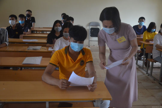 410 thí sinh vắng mặt tại buổi làm thủ tục thi ngày 2/9
