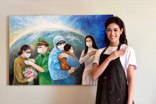Hoa hậu Khánh Vân và ba bức vẽ tranh “Những trái tim yêu thương”