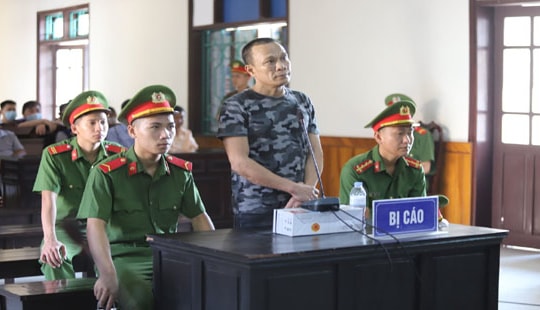 Bị cáo giết người xin hoãn phiên xử vì sức khỏe không đảm bảo