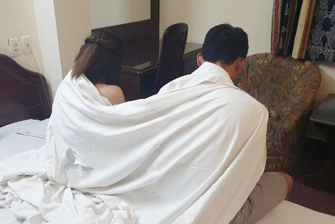 Khởi tố má mì môi giới bán dâm với giá 3 triệu đồng