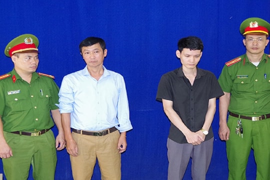 Bắt tạm giam 2 bác sỹ trong đường dây làm giả giấy khám sức khỏe