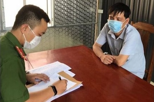 Mua thẻ nhà báo giả rồi đi lừa đảo chiếm đoạt tài sản
