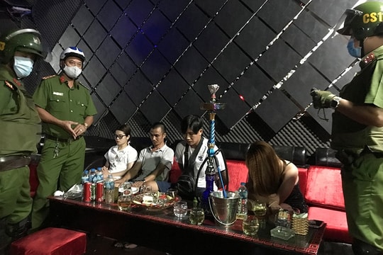 Phát hiện 7 "dân chơi" dương tính chất ma túy trong vũ trường ở An Giang