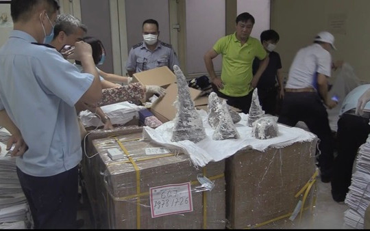 Khởi tố một bị can trong vụ vận chuyển gần 130kg sừng tê giác từ Dubai về Việt Nam
