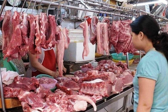 Giá thịt lợn hơi trên thị trường giảm 20.000 đồng/kg