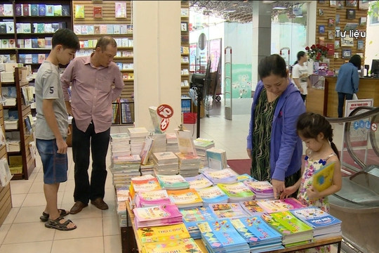 Yêu cầu thanh, kiểm tra việc trang bị sách giáo khoa và tài liệu tham khảo