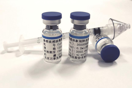 Trung Quốc phê duyệt thử nghiệm vaccine ngừa COVID-19 dạng xịt mũi đầu tiên