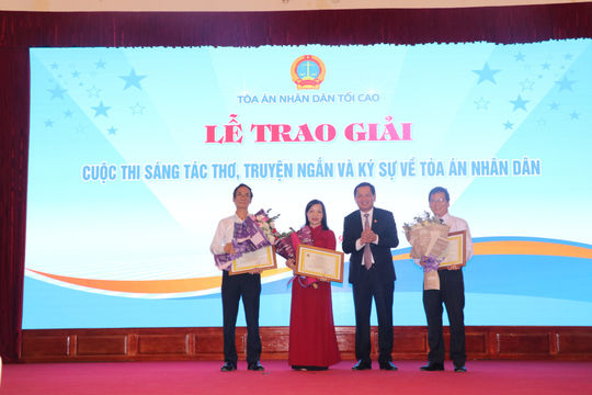 Trao giải cuộc thi sáng tác thơ, truyện ngắn và ký sự về TAND