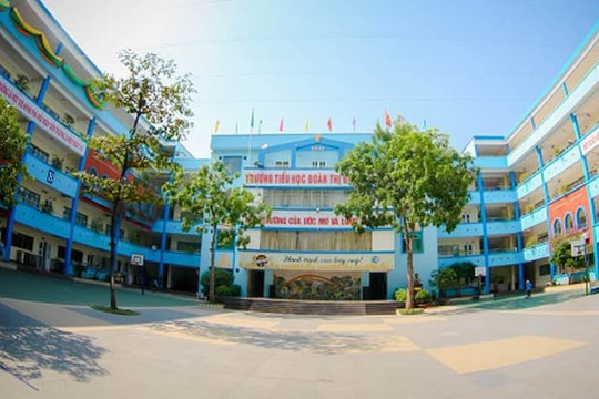 Học sinh lớp 3 bị bỏ quên trên xe ô tô đưa đón ở Hà Nội