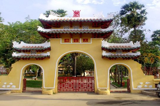 Công an thông tin vụ trộm "cổ vật" gần 100 năm tuổi ở lăng Ông Bà Chiểu